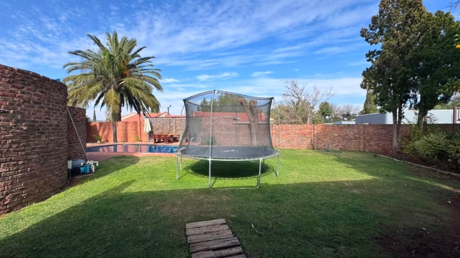 5 Bedroom Property for Sale in Royldene Northern Cape